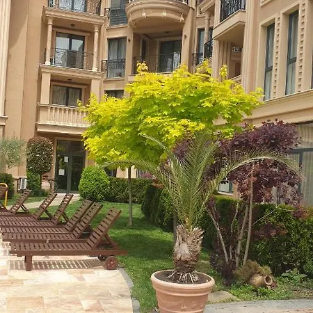 под наем с208 в афродита гарденс