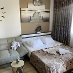 под наем с208 в афродита гарденс Aparthotel