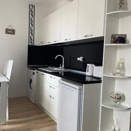 под наем с208 в афродита гарденс *