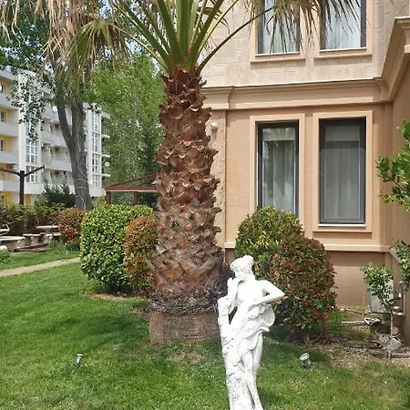 под наем с208 в афродита гарденс Apart-hotel *