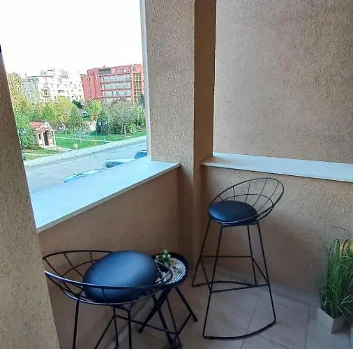 под наем с208 в афродита гарденс 써니비치